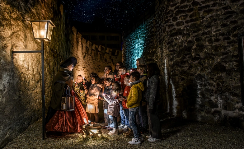 Taschenlampenf&uuml;hrung durch die Burg Tickets